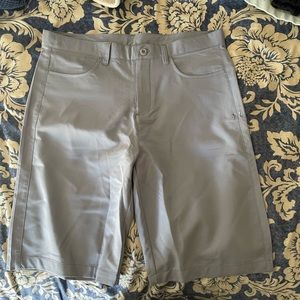 Mens under armour gray golf shorts, new without tags